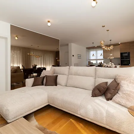 Pia By Belmont Realty 자다르