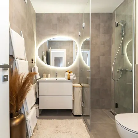 Apartment Pia By Belmont Realty *